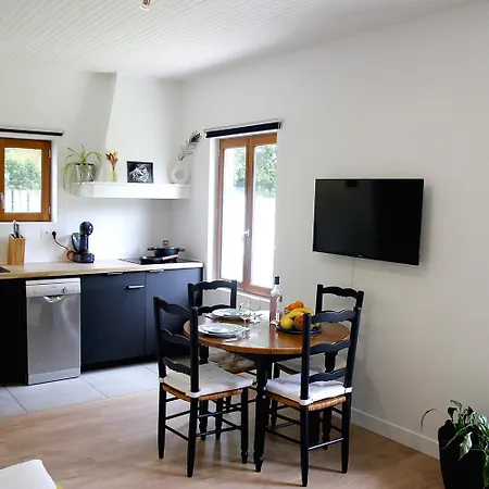 Petite Maison Independante Climatisee, Jardin Prive Appartement Mérignac