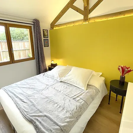 Appartement Petite Maison Independante Climatisee, Jardin Prive *