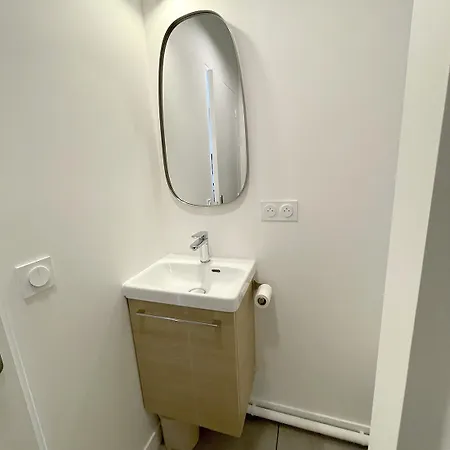 Petite Maison Independante Climatisee, Jardin Prive *